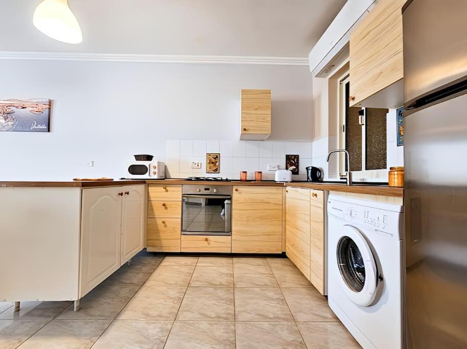 Waveside Apartment 세인트폴스베이 외부 사진